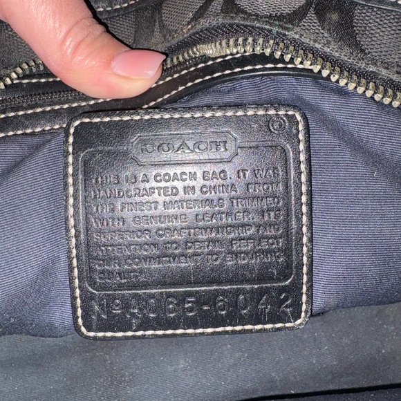 Coach Black Signature Shoulder Bag - Picture 3 of 5